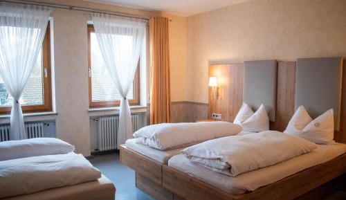 Twin Room with Private Bathroom