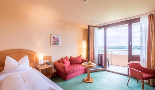 Single Room with Lake View