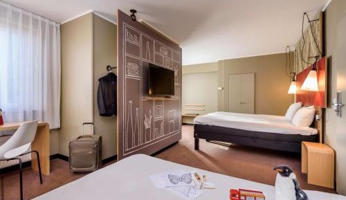 Junior Suite with Twin Beds and Sofa