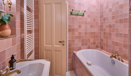 One-Bedroom Apartment - Tschaikowskistrasse 23