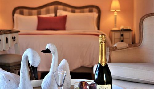 Romantic Luxury Suite