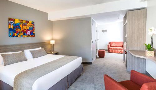 Junior King Suite - Non-Smoking