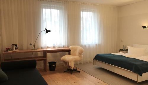 Deluxe Room (1 adult + 1 child)