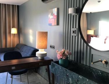 Superior King Room (Adults Only)