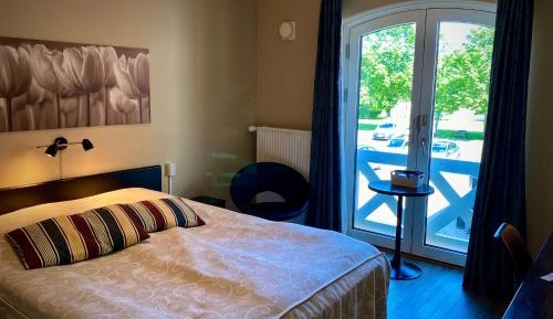 Standard Queen Room
