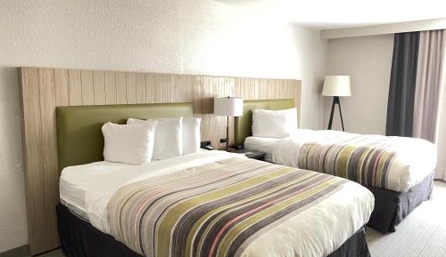Queen Room with Two Queen Beds - Non-Smoking