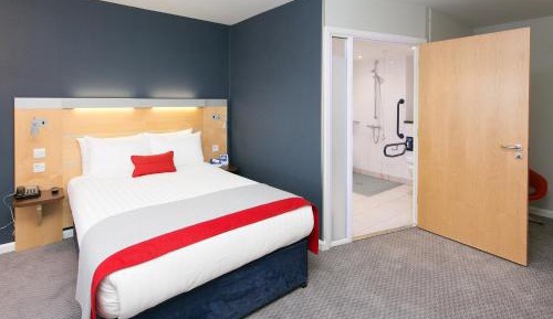 Double Room with Free Hot Breakfast - Accessible