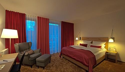 Queen-Size Zimmer im modernen Teil