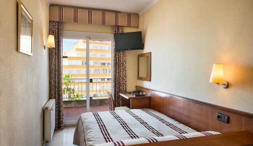 Economy Single Room with Lateral Sea Views & Spa Access (2 adults)