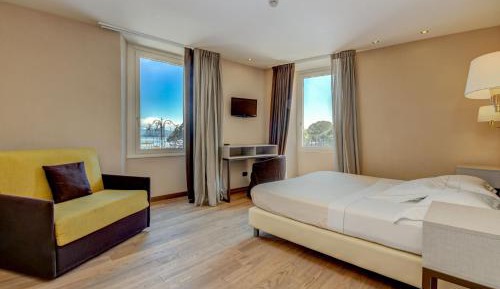 Deluxe Room with Lake View