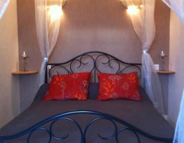 Family Room with Garden View