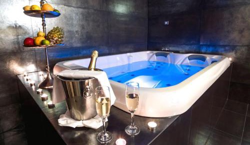 King Room with Spa Bath