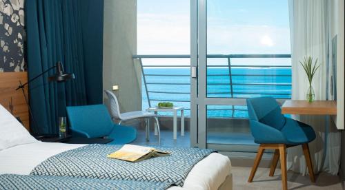Superior Double Room with Sea View and Balcony
