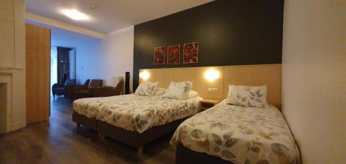 Family Room with Terrace (3 adults + 2 children)