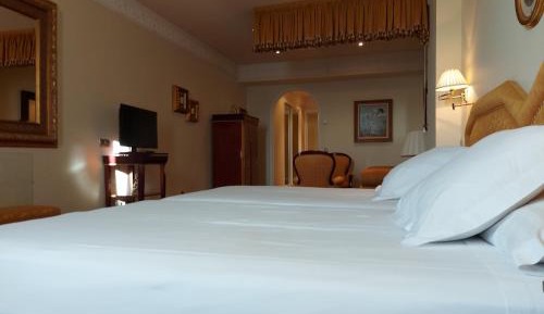 Twin Room with City View
