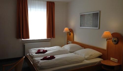 Double Room (with shower and WC in hallway)