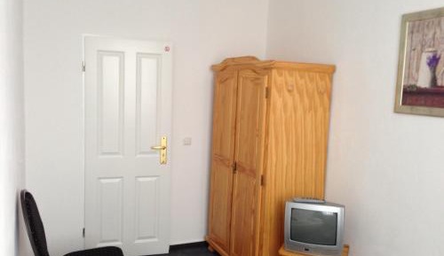 Three-Bedroom Apartment (4 Adults)