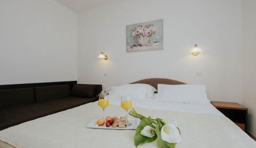 Triple Room with Balcony and Sea View