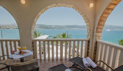 Superior Double Room with Terrace and Sea view 