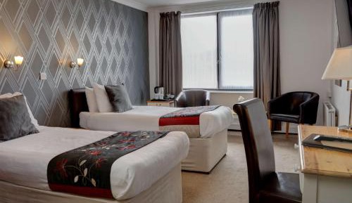 Standard Double Room with Two Single Beds - Non-Smoking