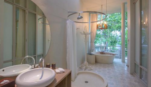 Deluxe Double or Twin Room with Balcony
