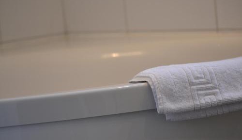 Twin Room with Bath