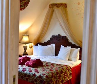 Suite with Fireplace and Spa Access