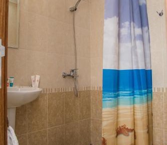 One-Bedroom Apartment with Balcony - Free Wi-Fi