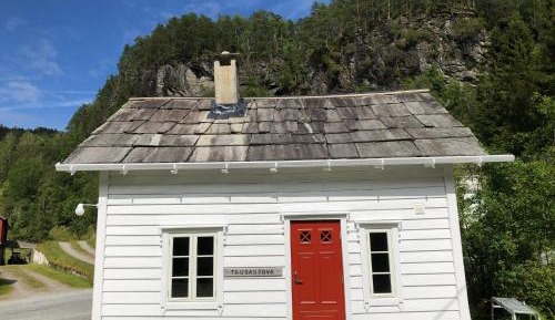 One-Bedroom House