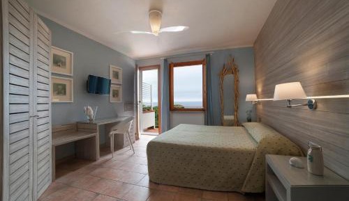 Double Room with Balcony and Sea View
