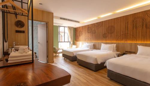 Deluxe Family Room
