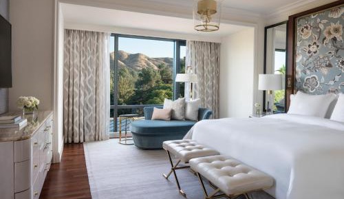 Westlake Corner Suite