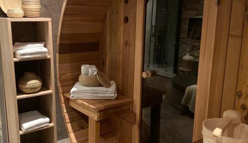 Wine Cask Royal with Sauna