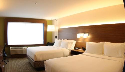 Standard Queen Room with Two Queen Beds