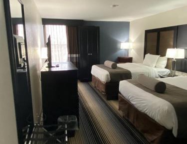 Standard Queen Room with Two Queen Beds - Non Smoking 