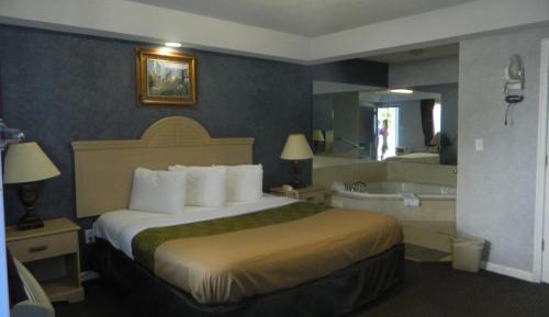 Deluxe King Room with Spa Bath