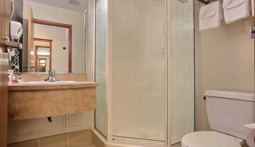 King Suite with Spa Bath- Non-Smoking