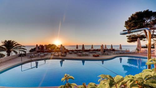 Double or Twin Room with Sea View