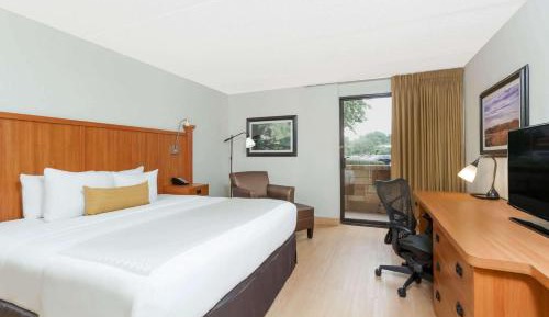 Accessible King Bed