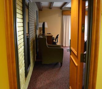 Club King Room