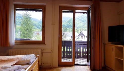 Double Room with Balcony and Mountain View