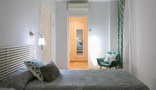 Interior Double or Twin Room with Private Bathroom