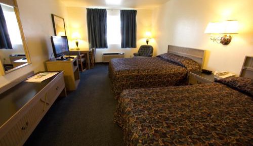 Queen Room with Two Queen Beds - West Wing 