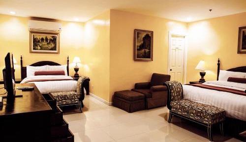Deluxe Family Room