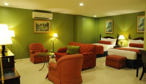 Deluxe Suite