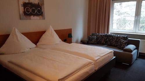 Double Room (1-2 people non-smoking)