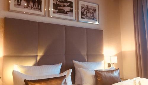 Double Room with Balcony and Lake View