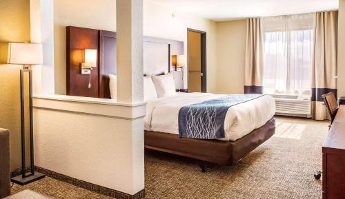 King Suite - Accessible/Non-Smoking