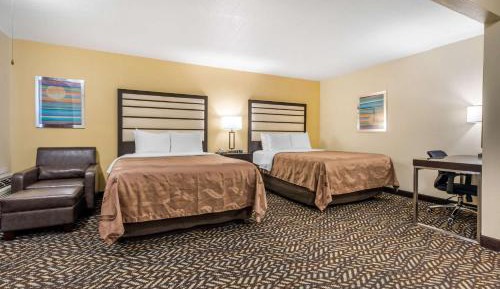 Queen Room with Two Queen Beds - Non-Smoking
