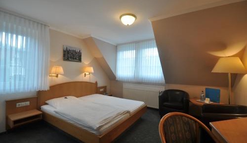 Double Room (1 Adult)